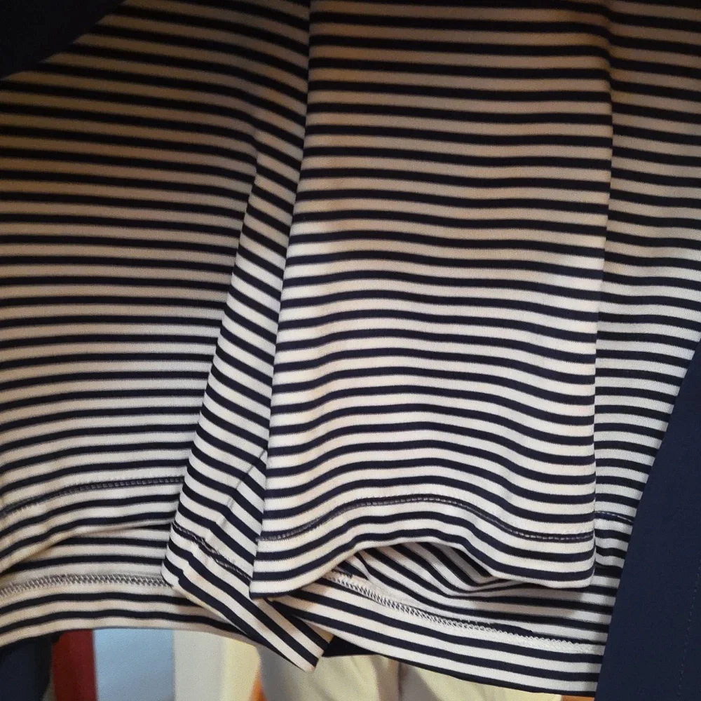 Chico's ZENERGY Blue and white  Jacket, Hooded  Matching Skort - Picture 6 of 8